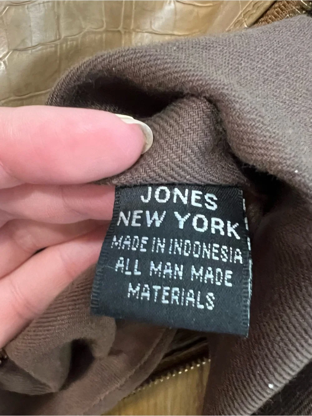 Jones New York crocodile embossed